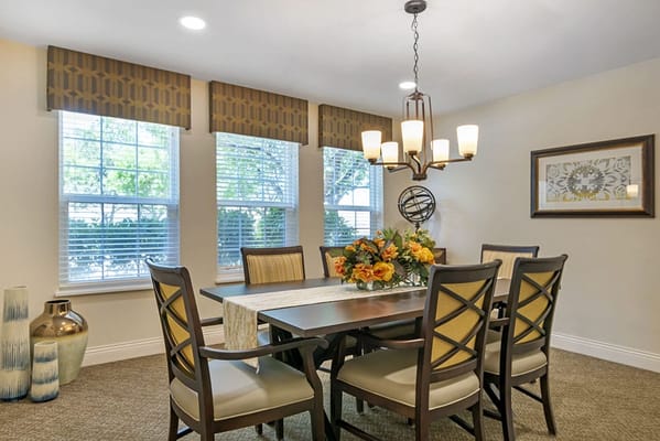 Interior dining room with a table and chairs