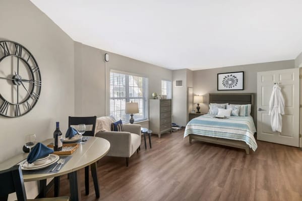 Cozy and well-decorated resident room with a kitchen table