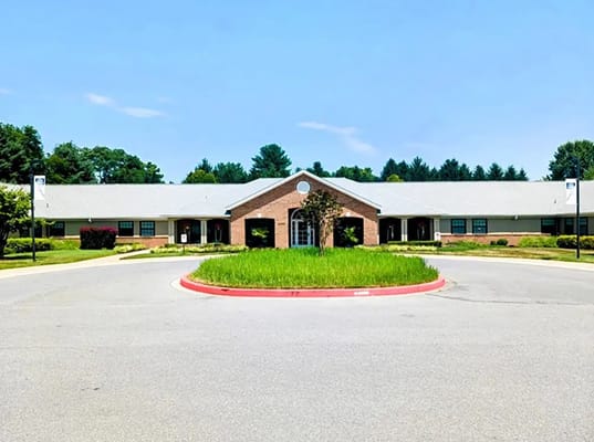 Exterior view of Charter Senior Living of Columbia
