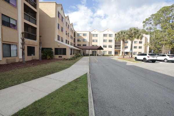 Exterior view of Brookdale Mandarin nursing home