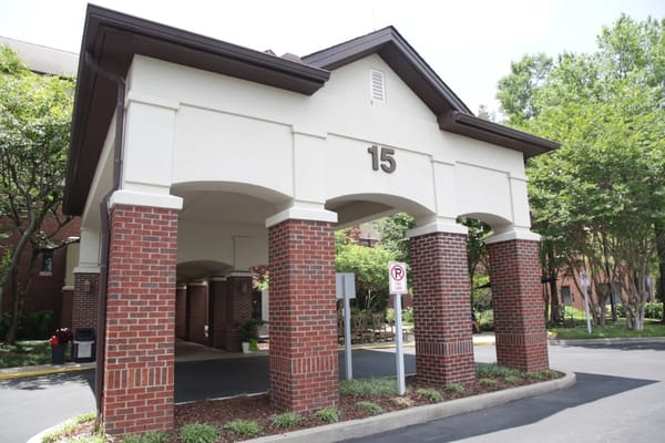 Front entrance of Brookdale Green Hills Cumberland