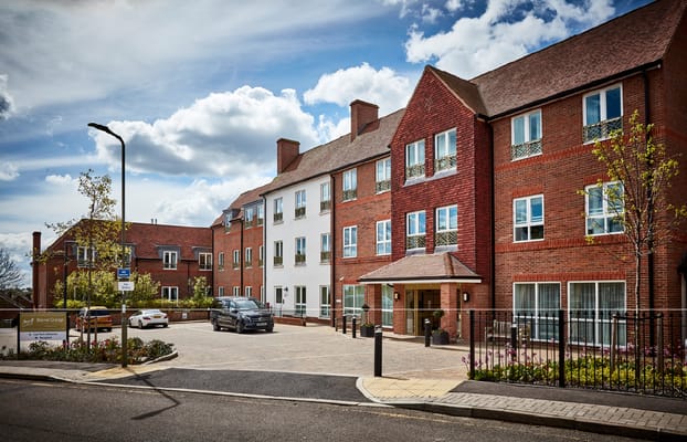 Exterior view of Barnet Grange Care Home