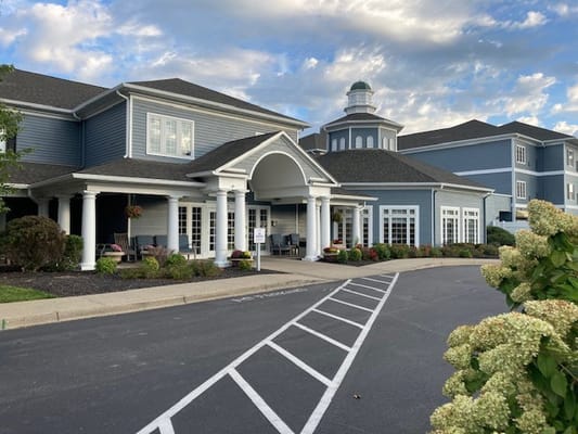 Exterior view of Arcadia Senior Living Louisville