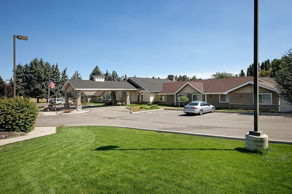 Exterior view of Blossom Creek by Cogir facility