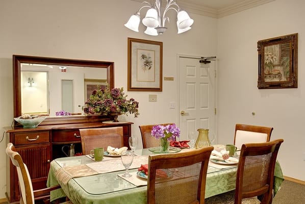 Dining room set with elegant decor