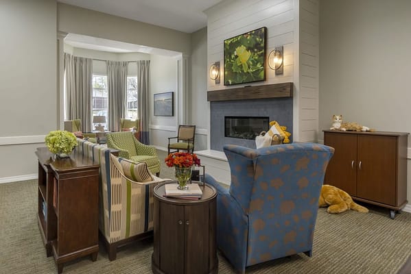 Bright and inviting common area with seating