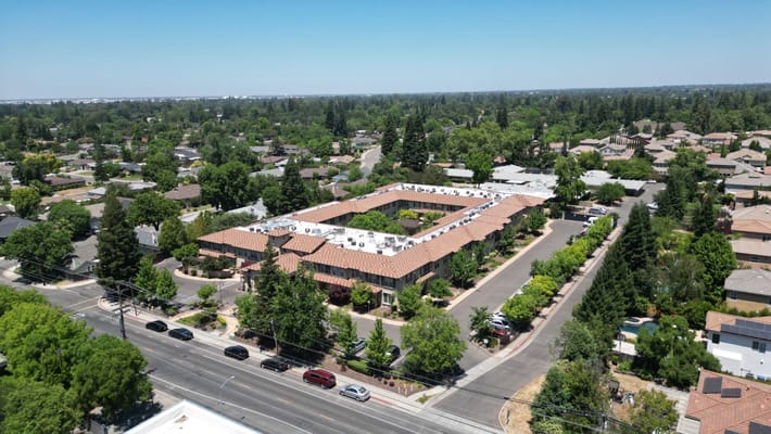 Aerial view of Oakmont of Carmichael facility and surrounding greenery