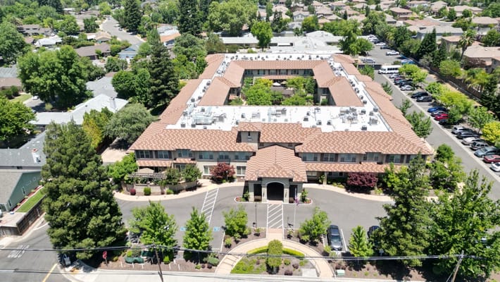 Aerial view of Oakmont of Carmichael facility with gardens