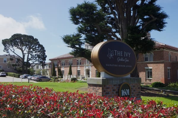 Sign for The Ivy at Golden Gate in front of the building