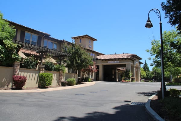 Entrance view of Oakmont of Carmichael facility