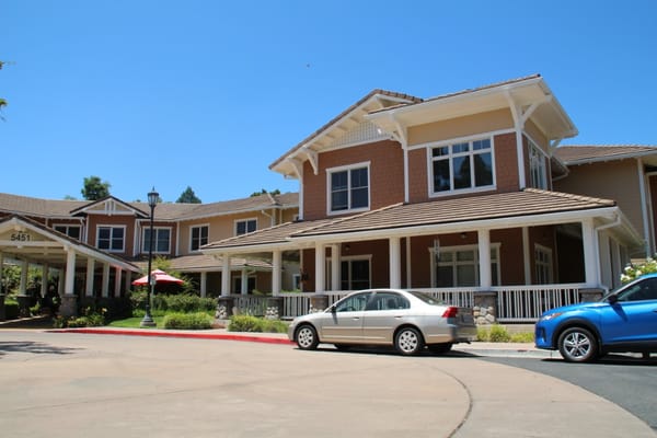 Front view of Sunrise of Carmichael senior living facility