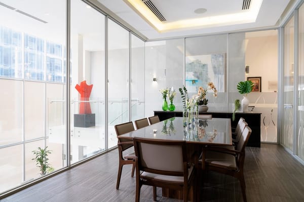 Bright, modern interior design with a dining table