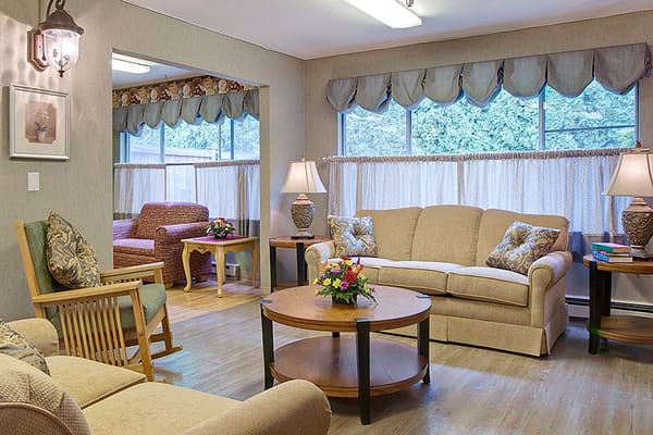 Welcoming common area with cozy seating