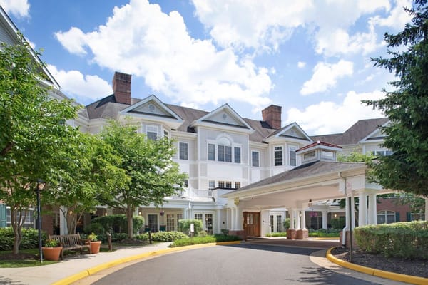 Main entrance of Sunrise at Mount Vernon senior living facility