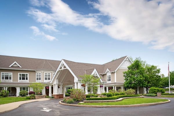 Exterior view of the Sunrise of Cuyahoga Falls facility