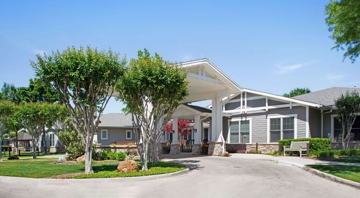Exterior view of the entrance to Sunrise of Fort Worth senior living facility