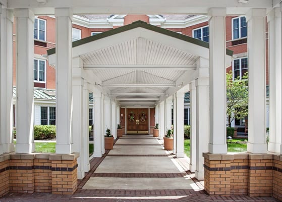 Hallway leading to the main entrance of Sunrise of Leawood
