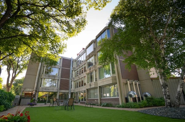 Outdoor garden area with seating at The Convalescent Home of Winnipeg
