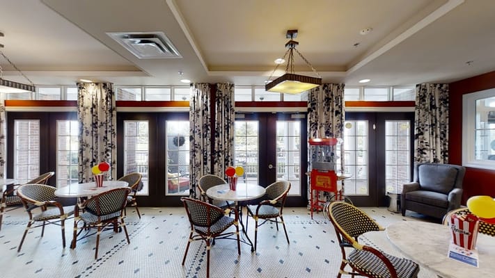 Cozy dining room with tables and chairs