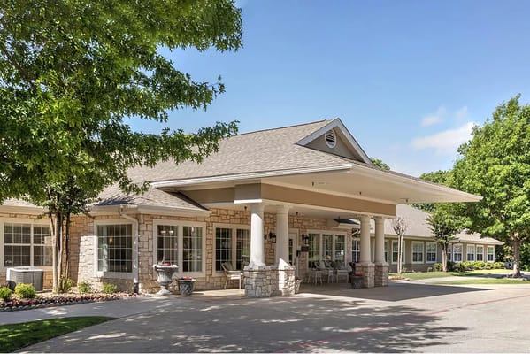Exterior view of Brookdale Creekside with covered entrance