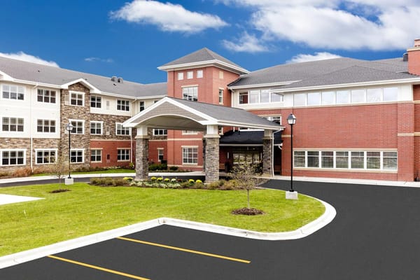 Exterior view of Clarendale of Algonquin with landscaping