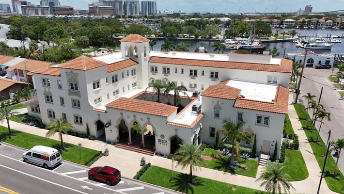 Aerial view of Hudson Manor, featuring building architecture.