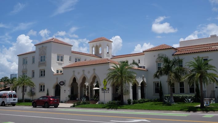 Exterior view of Hudson Manor Assisted Living building