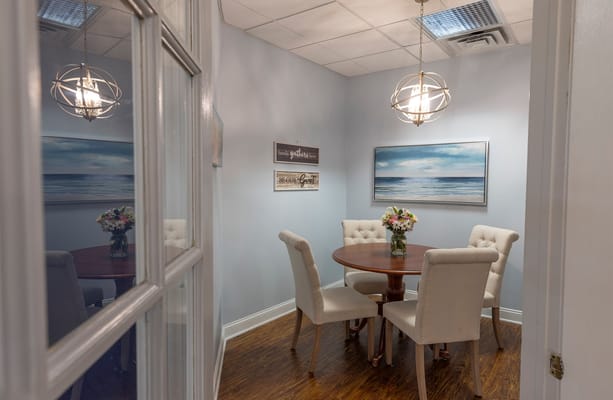 Cozy meeting room with a table and chairs