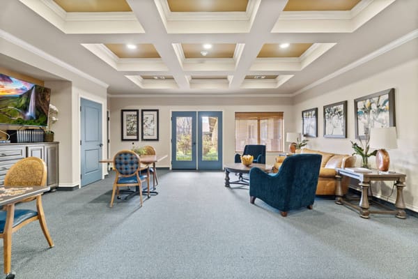 Common area with seating and art decor