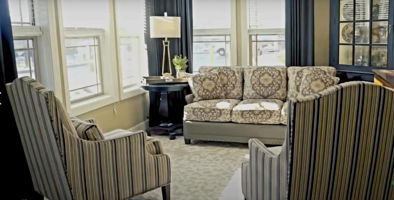 Cozy common area with comfortable seating