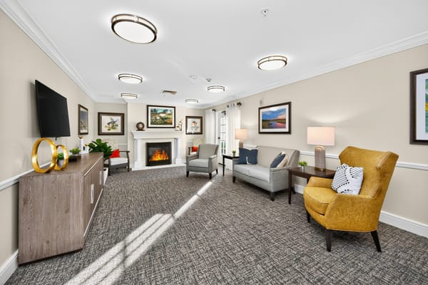 Common area lounge with comfortable seating