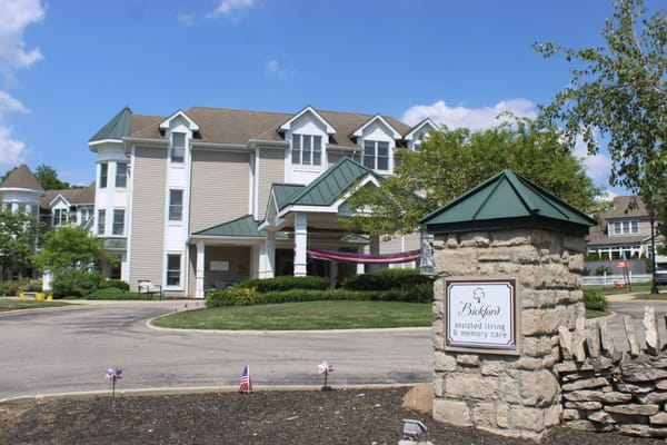 Exterior view of Bickford of Upper Arlington facility