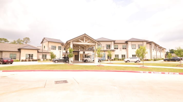 Entrance view of StoneCreek of Copperfield Senior Living