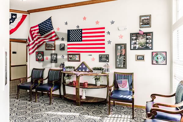 Common area with patriotic decor and seating