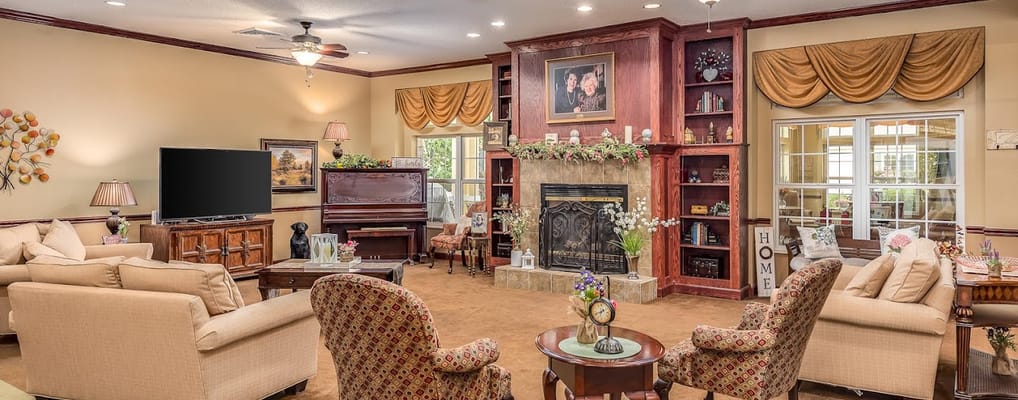 Well-furnished common area with comfortable seating