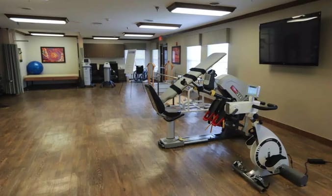 Therapy equipment in a spacious therapy room