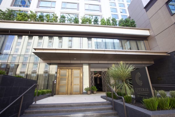 Entrance of Coterie Cathedral Hill with landscaping