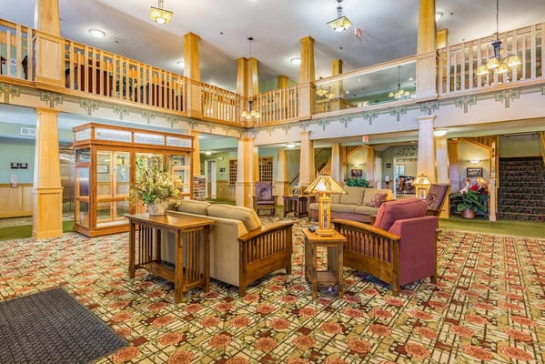 Lobby area with seating and décor at New Perspective Mankato