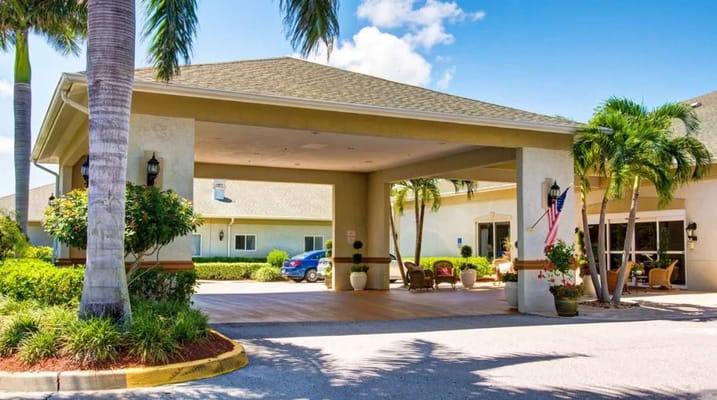 Entrance to The Lynmoore at Lawnwood with landscape