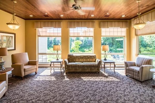 Bright and welcoming lounge area in the facility