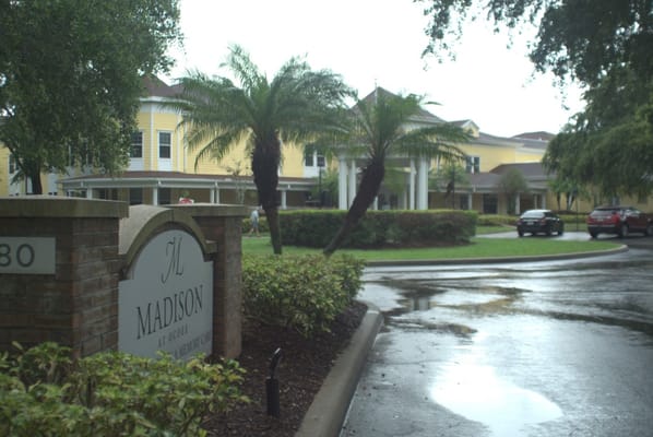 Exterior view of Madison at Ocoee with palm trees