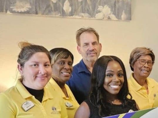 Minnie Lee’s Senior Home Care