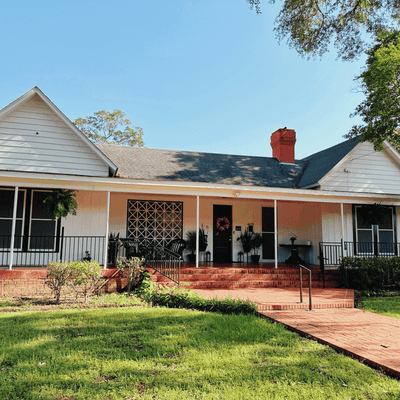 Exterior view of Assisted Living at Lady's House