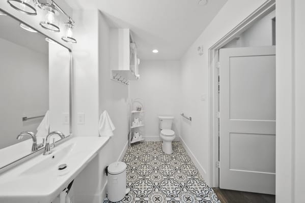 Clean and modern bathroom interior design