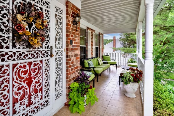 Springtime Home IV — photo 1