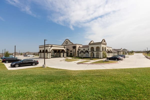 Exterior view of The Grandview of Chisholm Trail facility