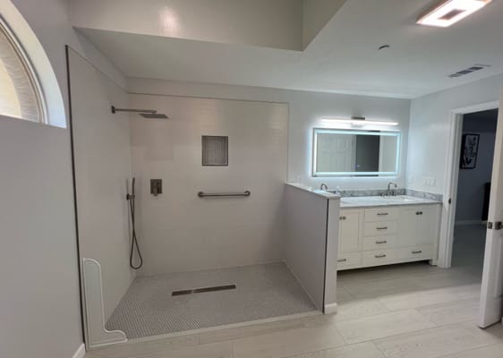 Modern accessible bathroom in a facility apartment