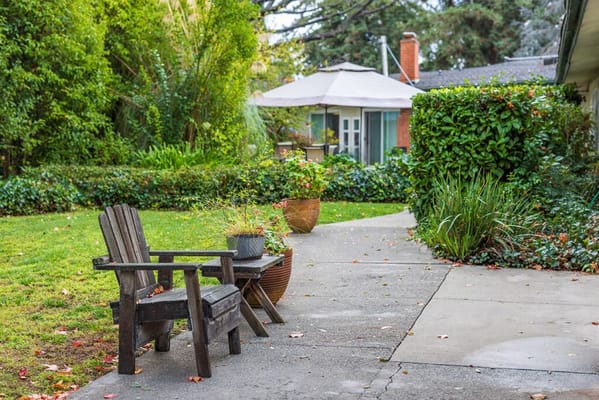 Garden area with benches and plants
