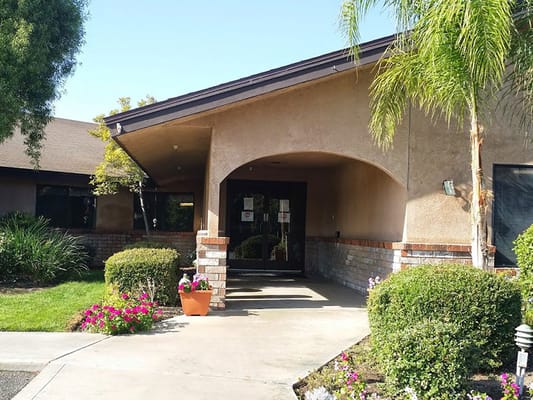 Exterior view of the Bakersfield Post Acute entrance