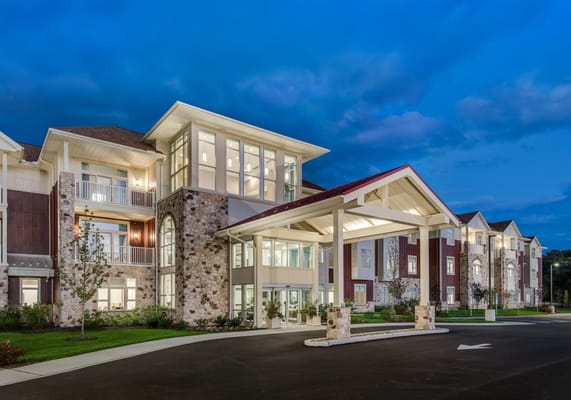 Exterior view of the Fieldstone at Chester Springs facility at dusk